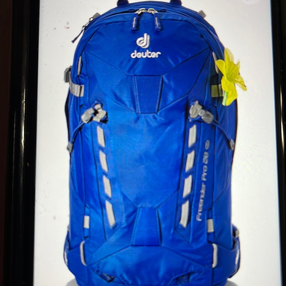 NEW DEUTER Freerider Pro 28 SL WOMEN'S DAYPACK   🎒 NEW NWT
